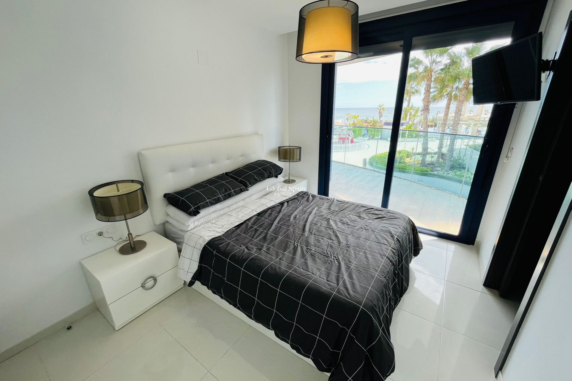 Wederverkoop - APPARTEMENT -
PUNTA PRIMA - Costa Blanca