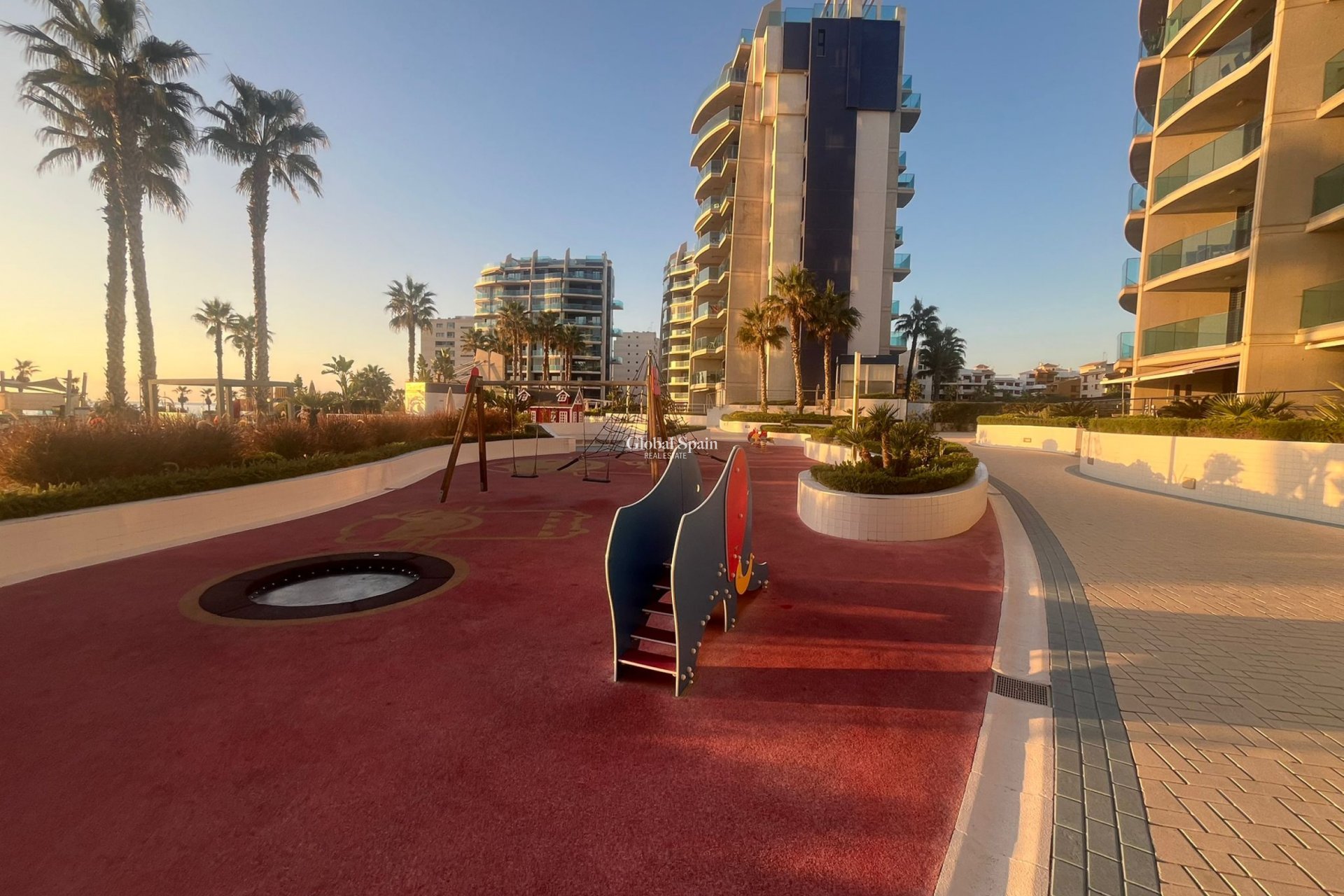 Wederverkoop - APPARTEMENT -
PUNTA PRIMA - Costa Blanca