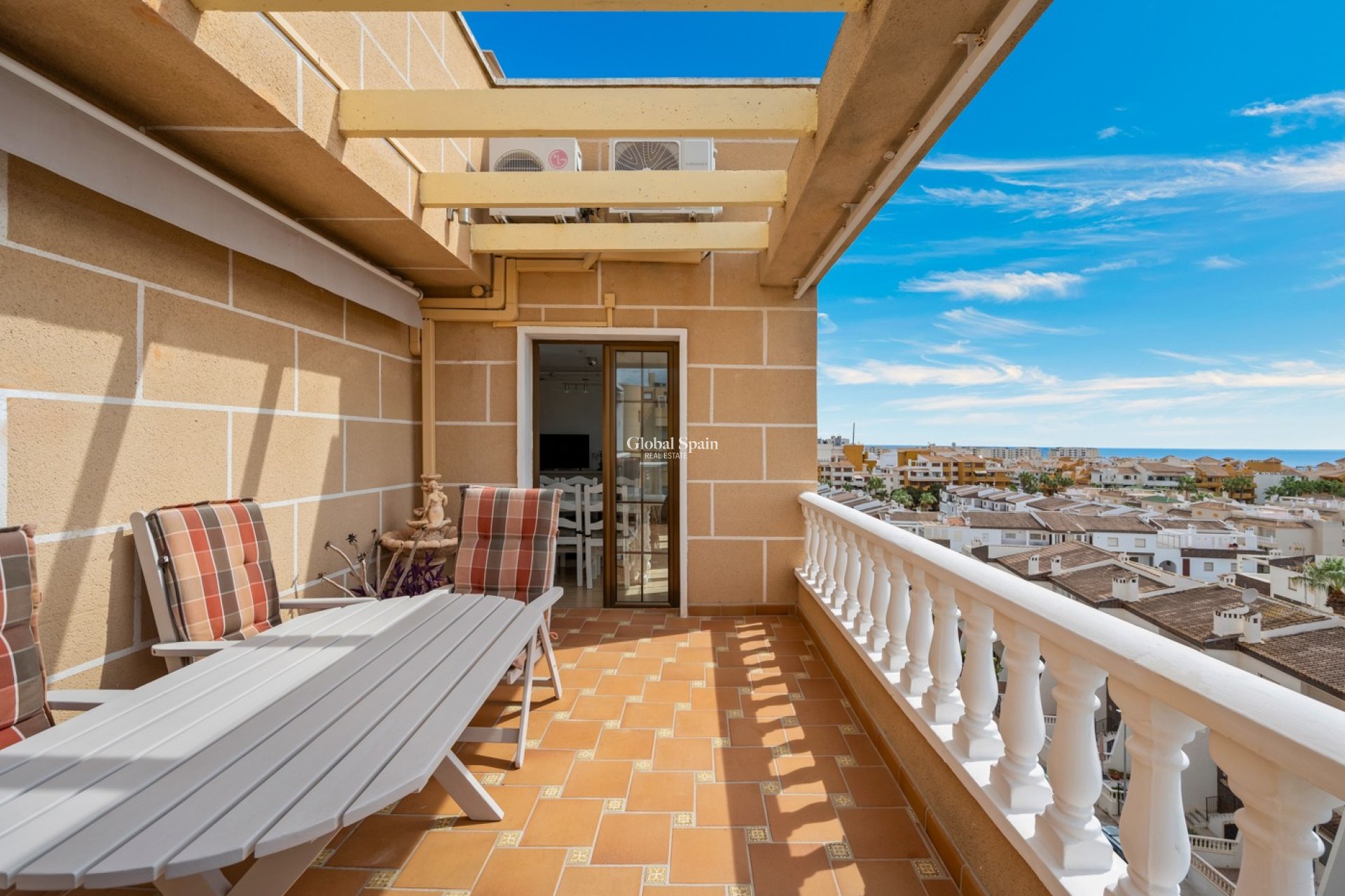 Wederverkoop - APPARTEMENT -
PUNTA PRIMA - Costa Blanca