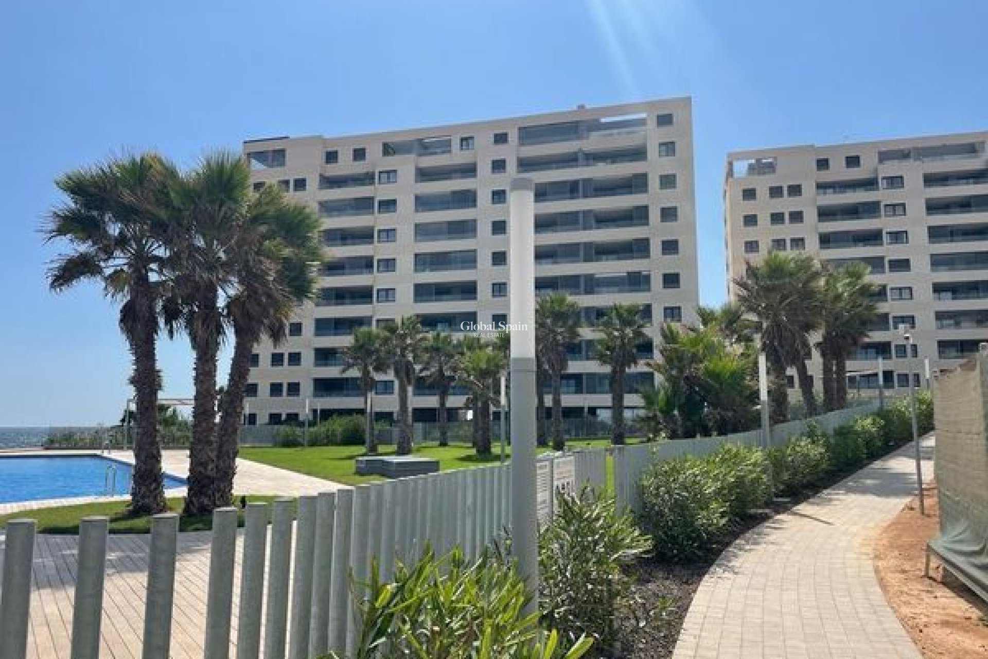 Wederverkoop - APPARTEMENT -
PUNTA PRIMA - Costa Blanca