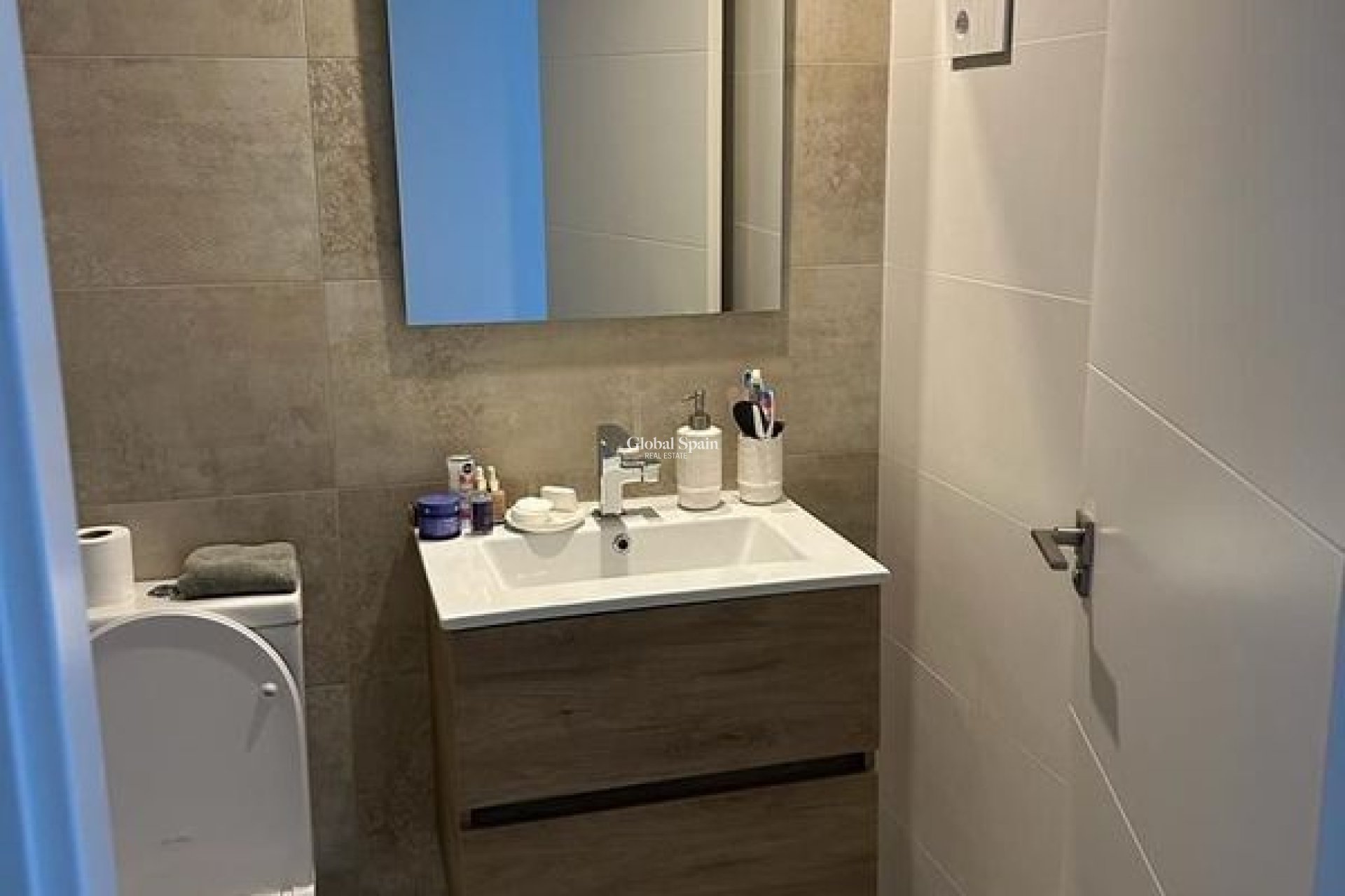 Wederverkoop - APPARTEMENT -
PUNTA PRIMA - Costa Blanca