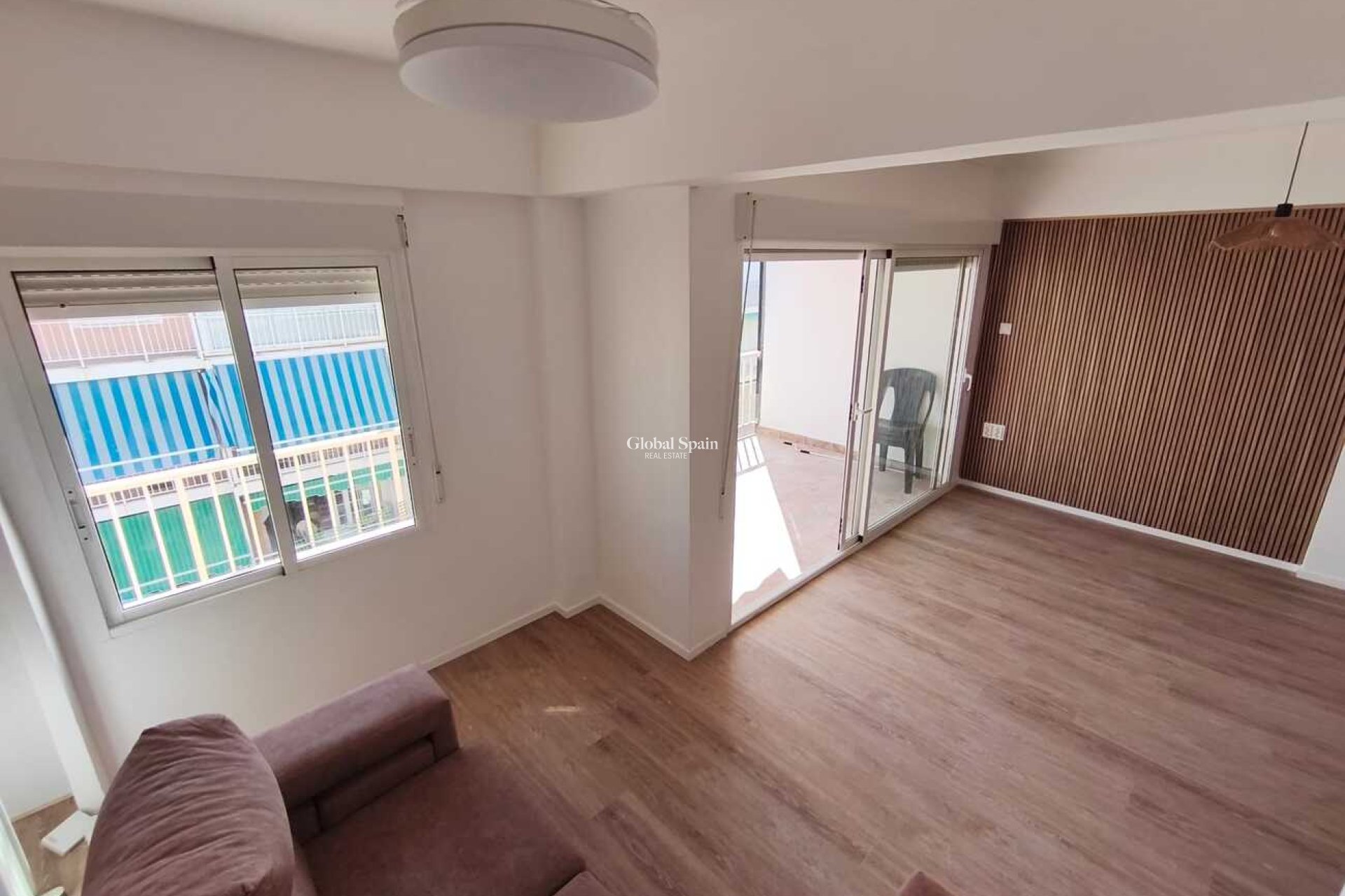 Wederverkoop - APPARTEMENT -
PUNTA PRIMA - Costa Blanca