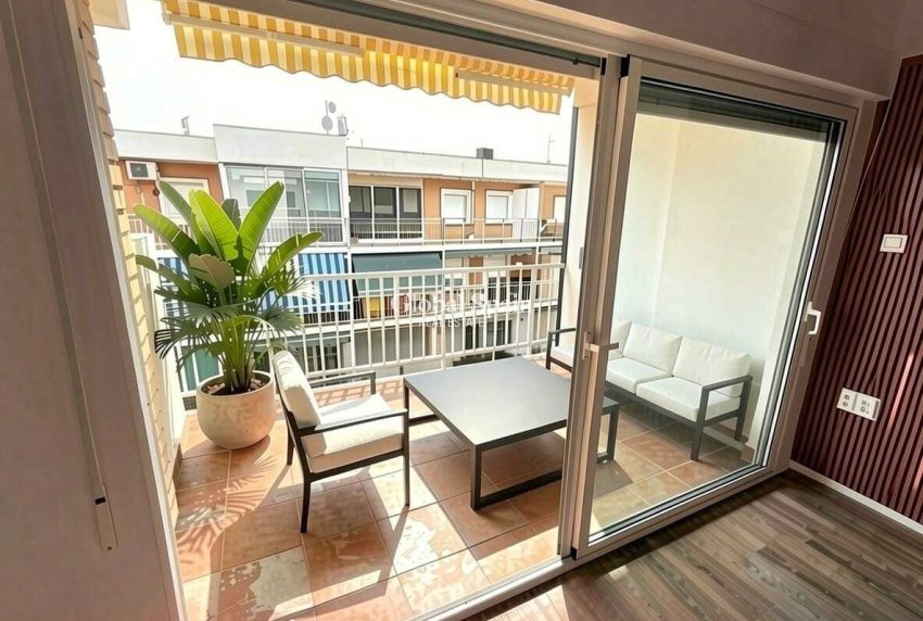 Wederverkoop - APPARTEMENT -
PUNTA PRIMA - Costa Blanca