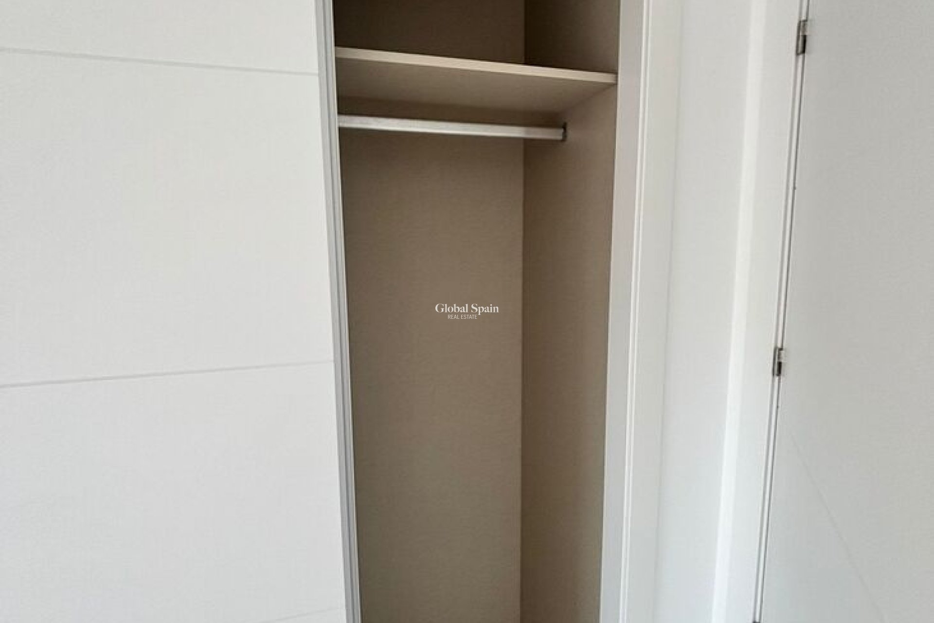 Wederverkoop - APPARTEMENT -
PUNTA PRIMA - Orihuela Costa