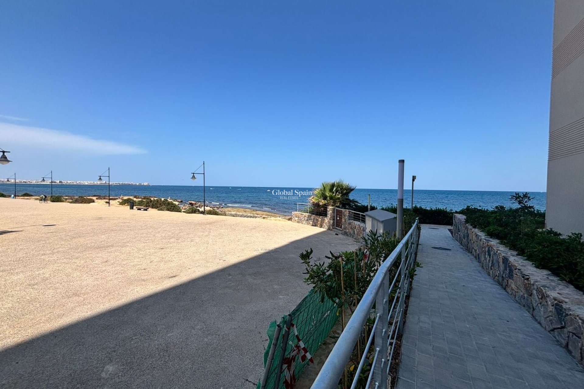 Wederverkoop - APPARTEMENT -
PUNTA PRIMA - Orihuela Costa