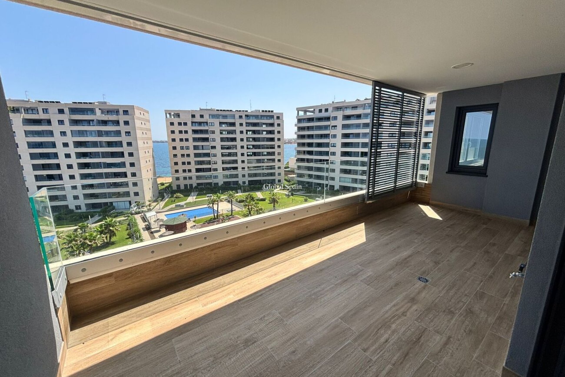 Wederverkoop - APPARTEMENT -
PUNTA PRIMA - Orihuela Costa