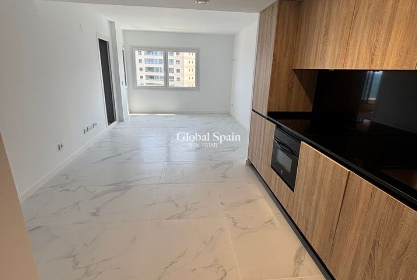 Wederverkoop - APPARTEMENT -
PUNTA PRIMA - Orihuela Costa