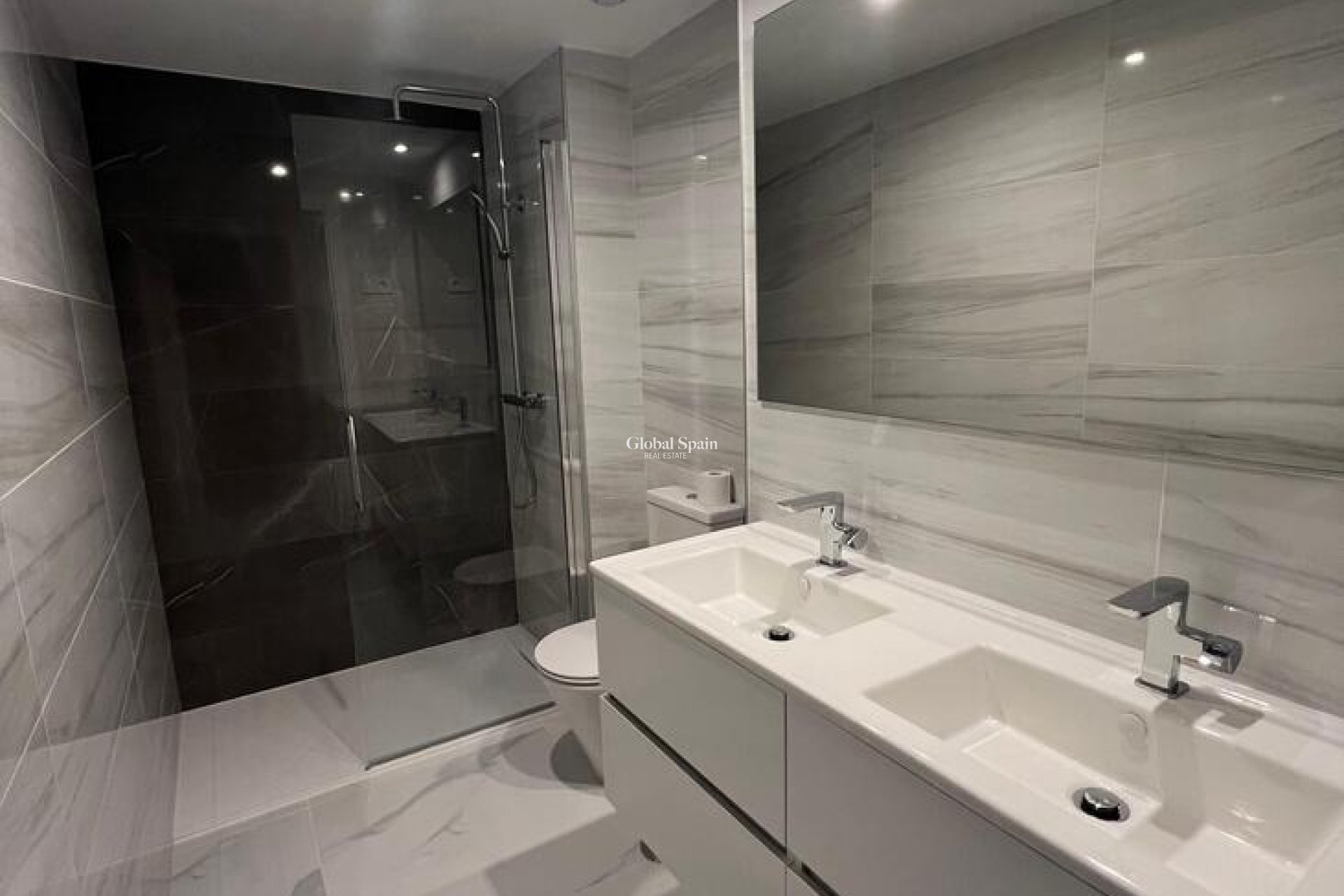 Wederverkoop - APPARTEMENT -
PUNTA PRIMA - Orihuela Costa