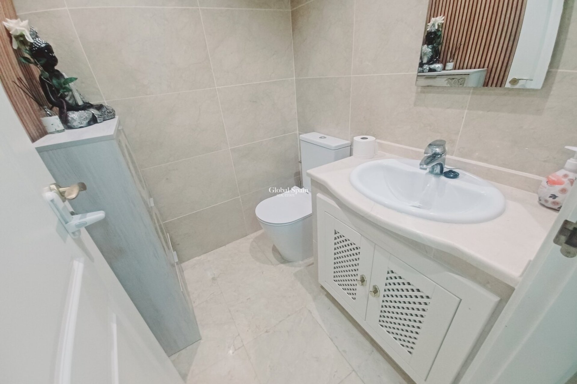 Wederverkoop - APPARTEMENT -
RODA - Inland