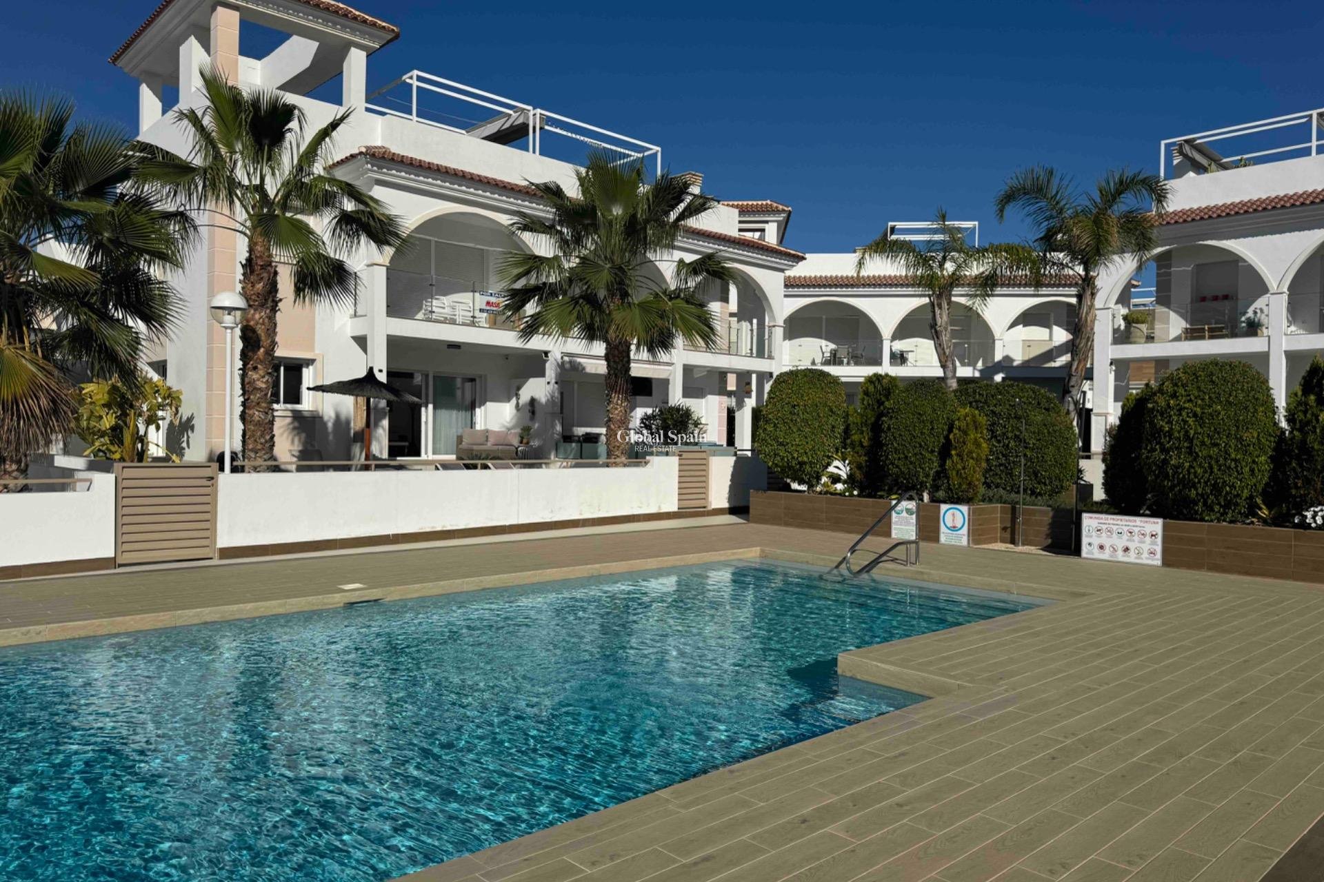 Wederverkoop - APPARTEMENT -
ROJALES - Cuidad Quesada