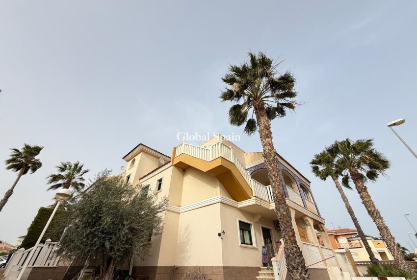 Wederverkoop - APPARTEMENT -
ROJALES - Doña Pepa