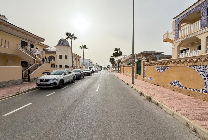 Wederverkoop - APPARTEMENT -
ROJALES - Doña Pepa