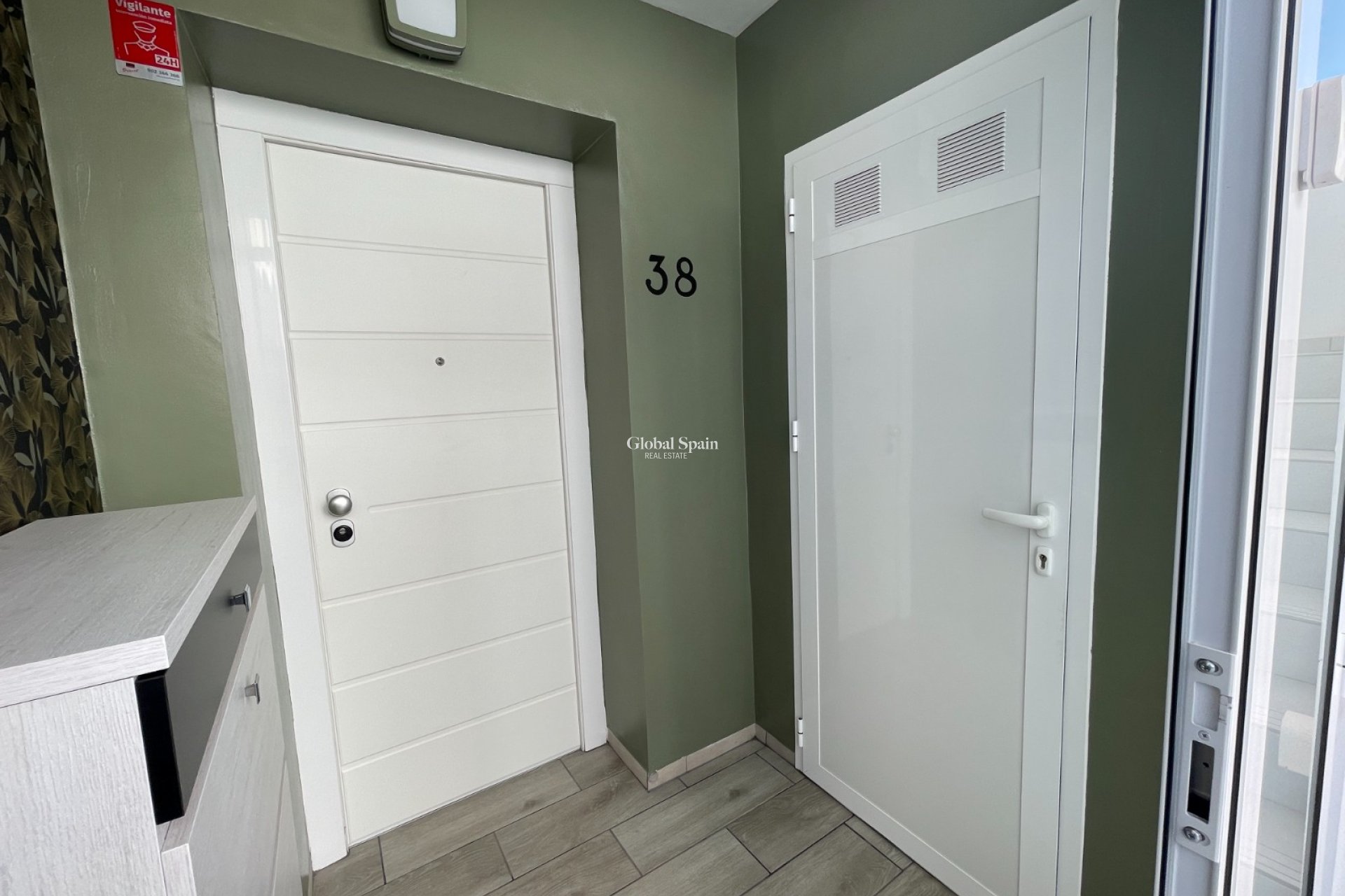 Wederverkoop - APPARTEMENT -
ROJALES - Inland