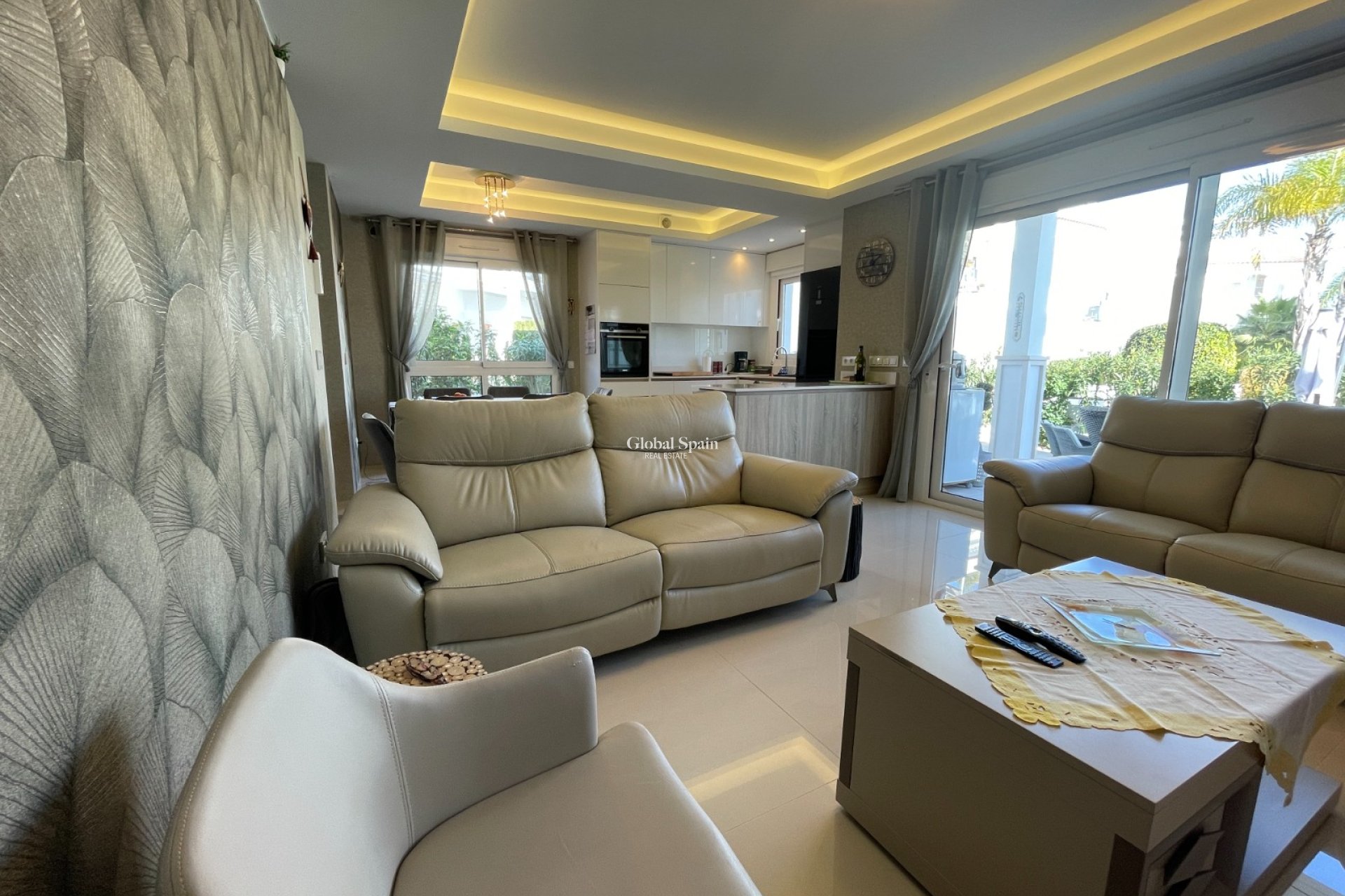 Wederverkoop - APPARTEMENT -
ROJALES - Inland