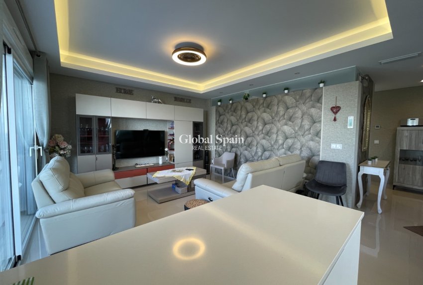 Wederverkoop - APPARTEMENT -
ROJALES - Inland