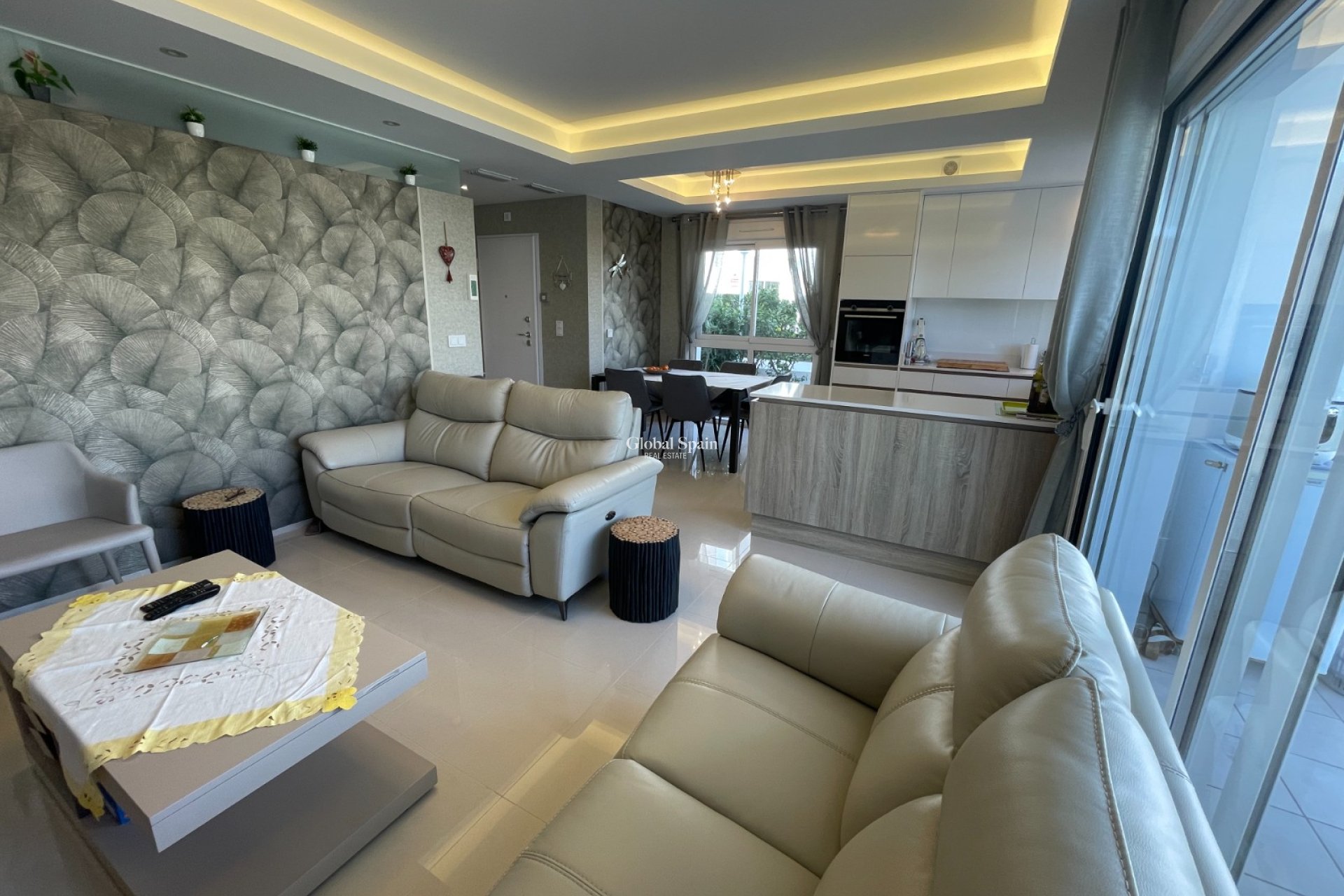 Wederverkoop - APPARTEMENT -
ROJALES - Inland