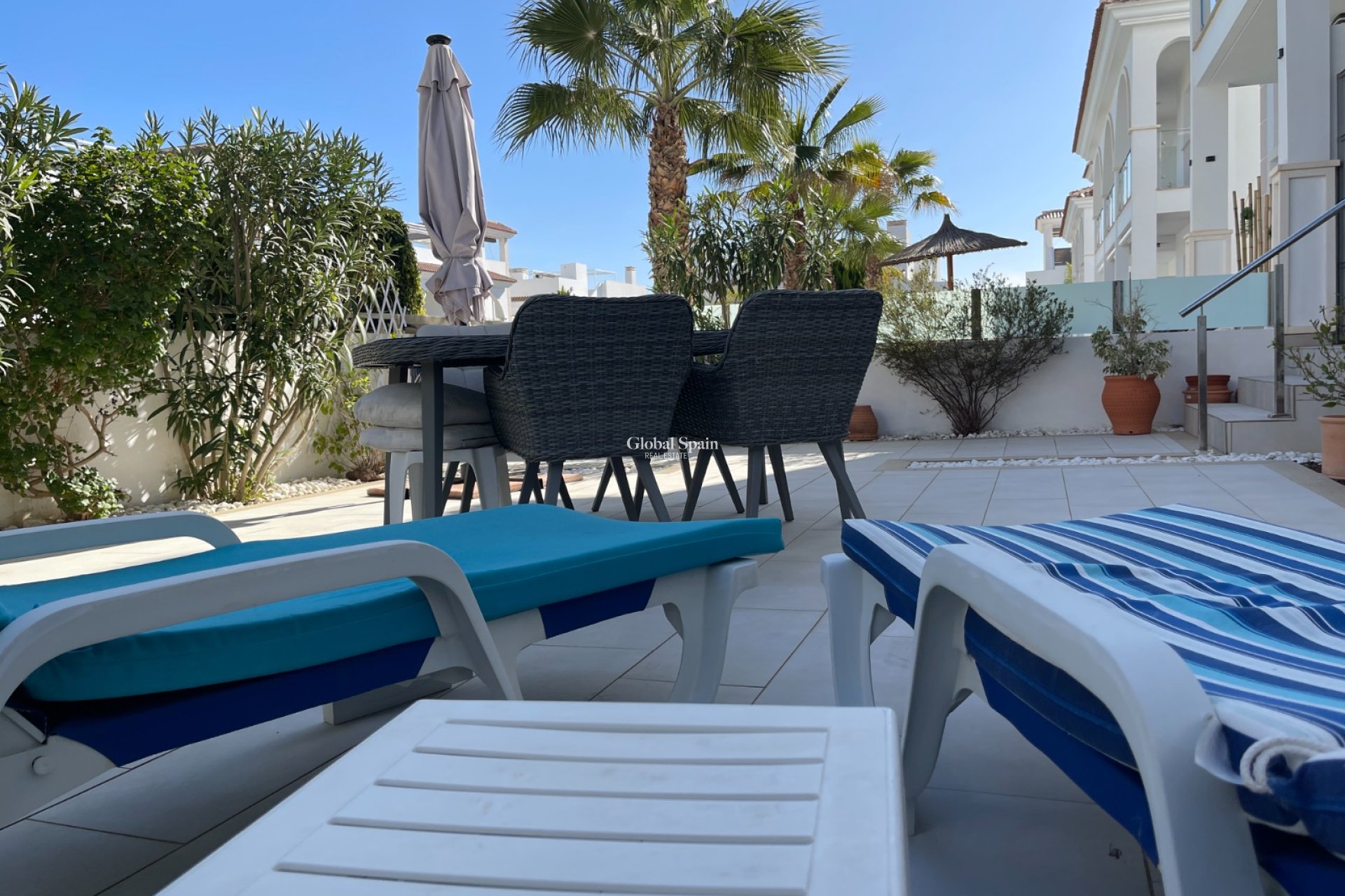 Wederverkoop - APPARTEMENT -
ROJALES - Inland