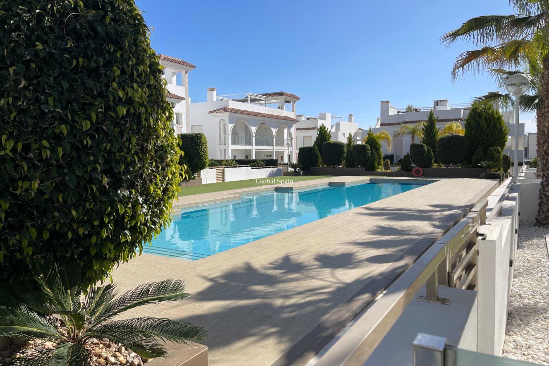 Wederverkoop - APPARTEMENT -
ROJALES - Inland
