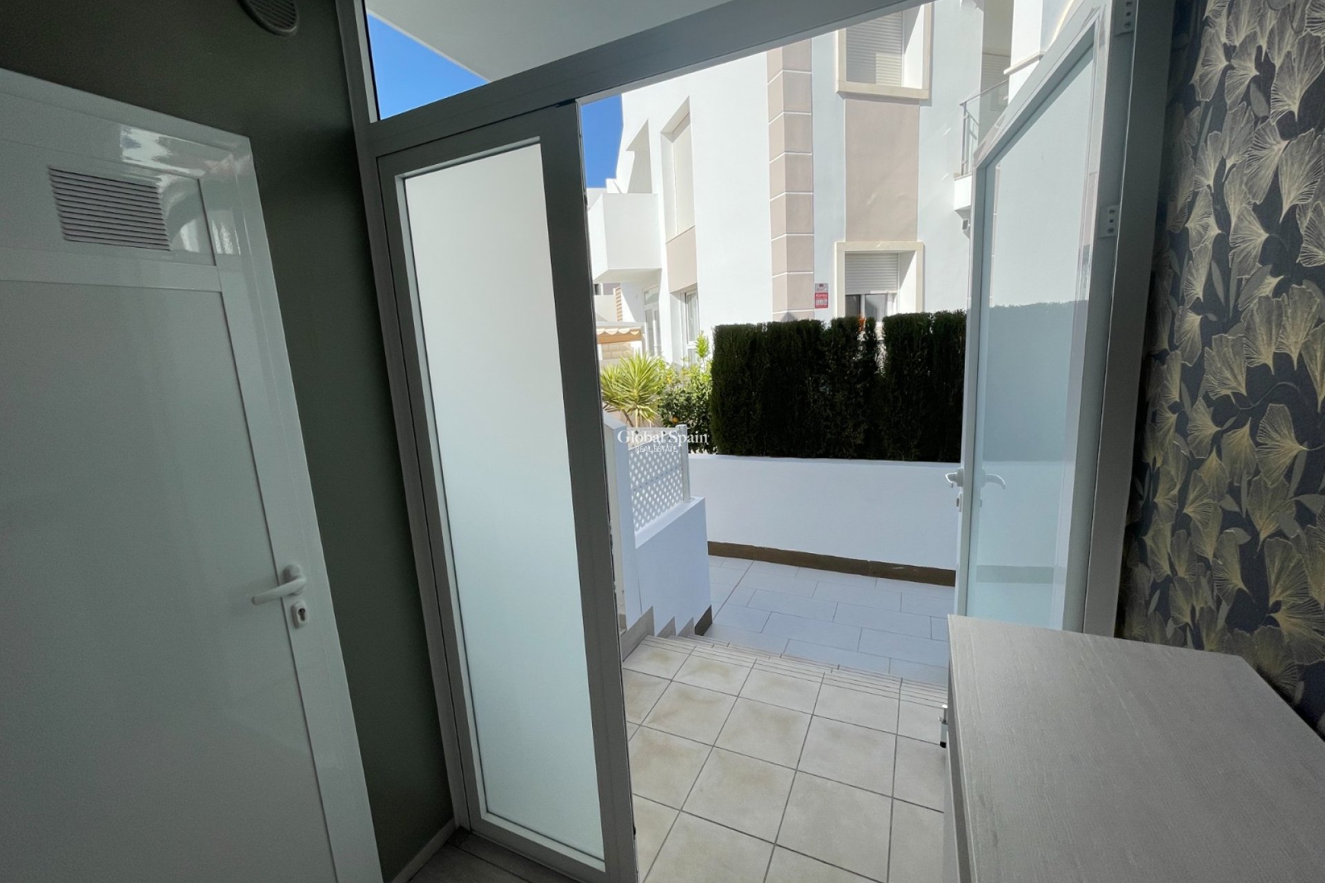 Wederverkoop - APPARTEMENT -
ROJALES - Inland