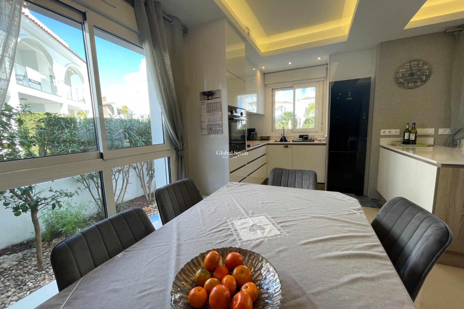 Wederverkoop - APPARTEMENT -
ROJALES - Inland