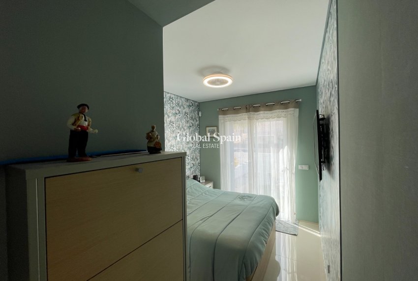 Wederverkoop - APPARTEMENT -
ROJALES - Inland