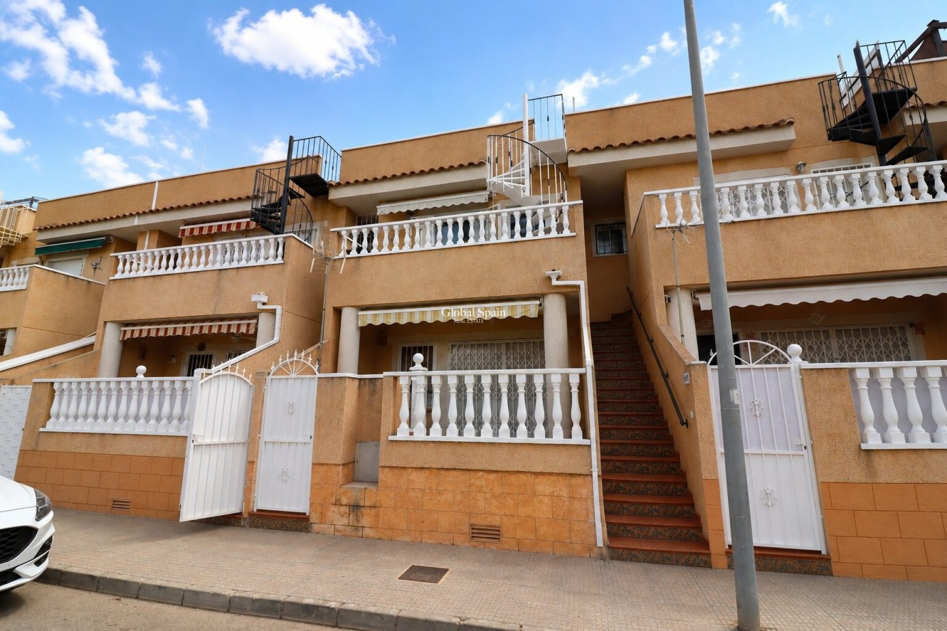 Wederverkoop - APPARTEMENT -
ROJALES - Los Palacios