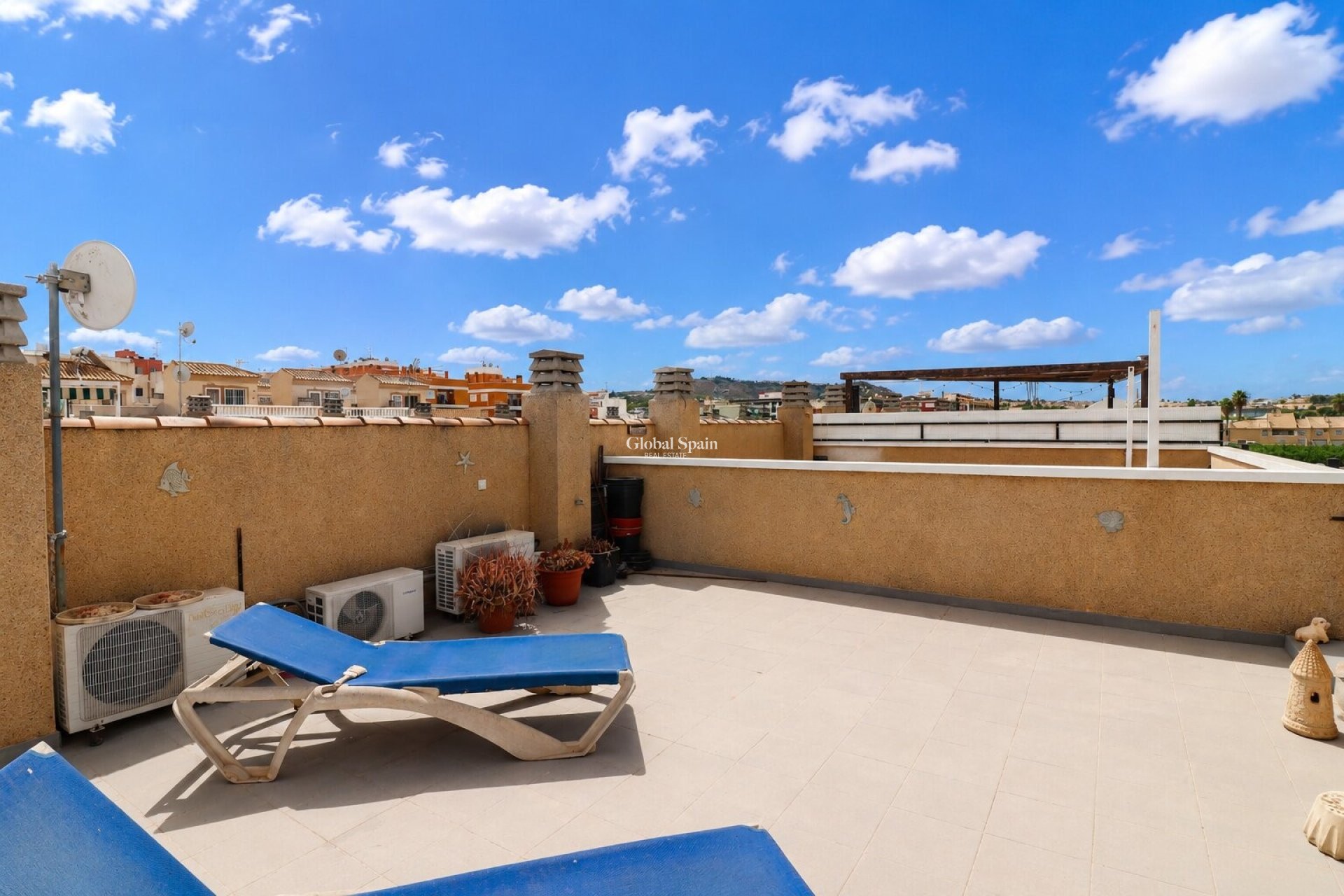 Wederverkoop - APPARTEMENT -
ROJALES - Los Palacios