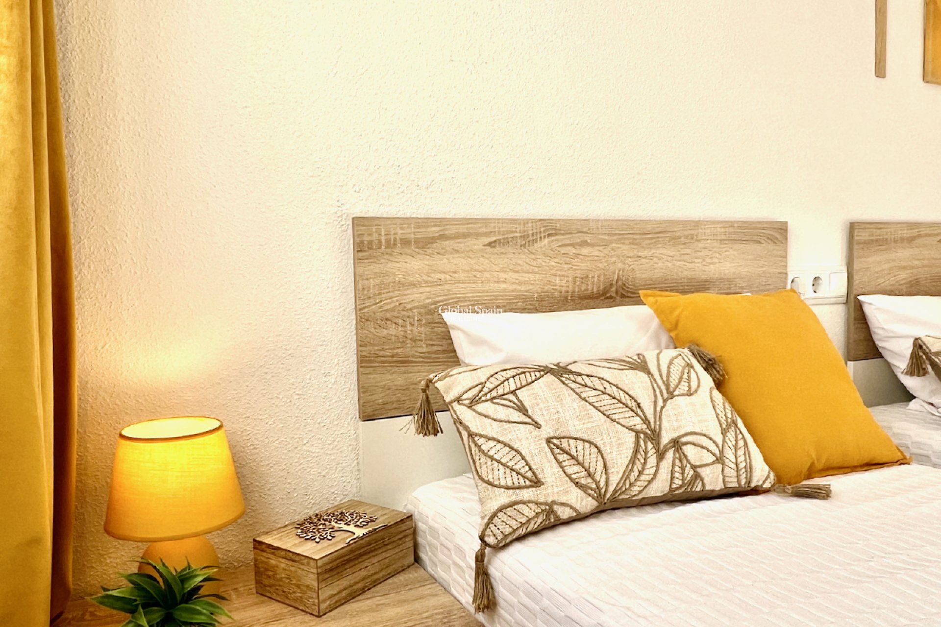 Wederverkoop - APPARTEMENT -
ROLDÁN - Inland