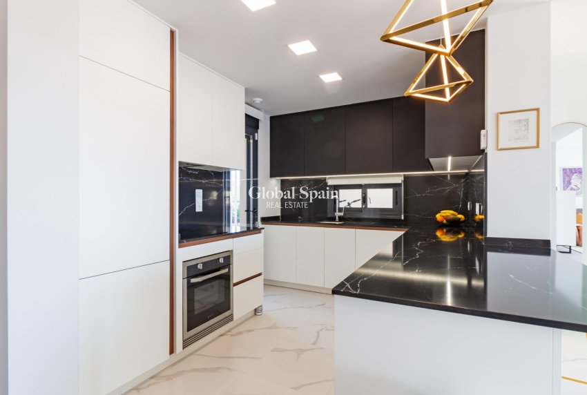 Wederverkoop - APPARTEMENT -
SAN MIGUEL DE SALINAS - Bellavista