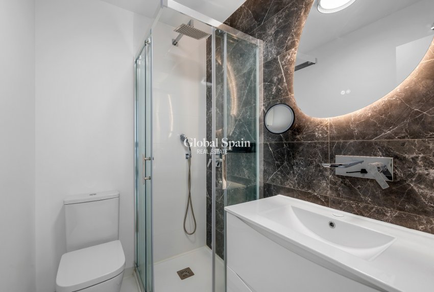 Wederverkoop - APPARTEMENT -
SAN MIGUEL DE SALINAS - Inland