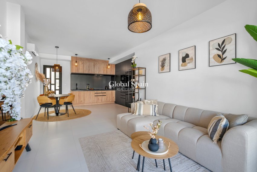 Wederverkoop - APPARTEMENT -
SAN MIGUEL DE SALINAS - Inland