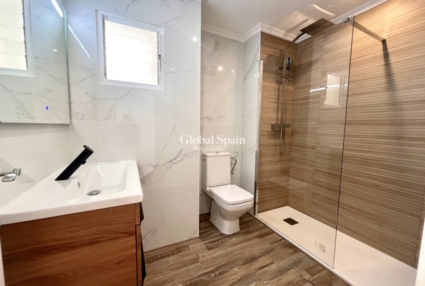 Wederverkoop - APPARTEMENT -
SAN MIGUEL DE SALINAS - Inland