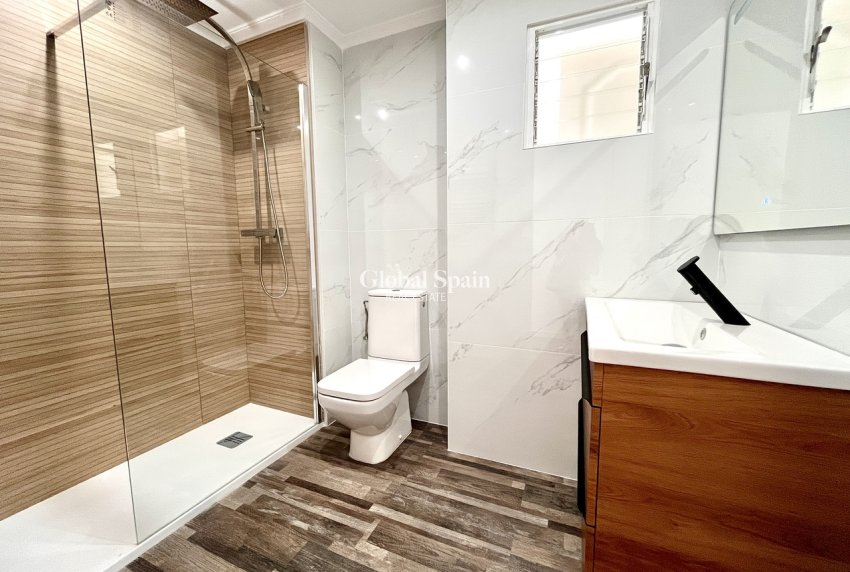 Wederverkoop - APPARTEMENT -
SAN MIGUEL DE SALINAS - Inland