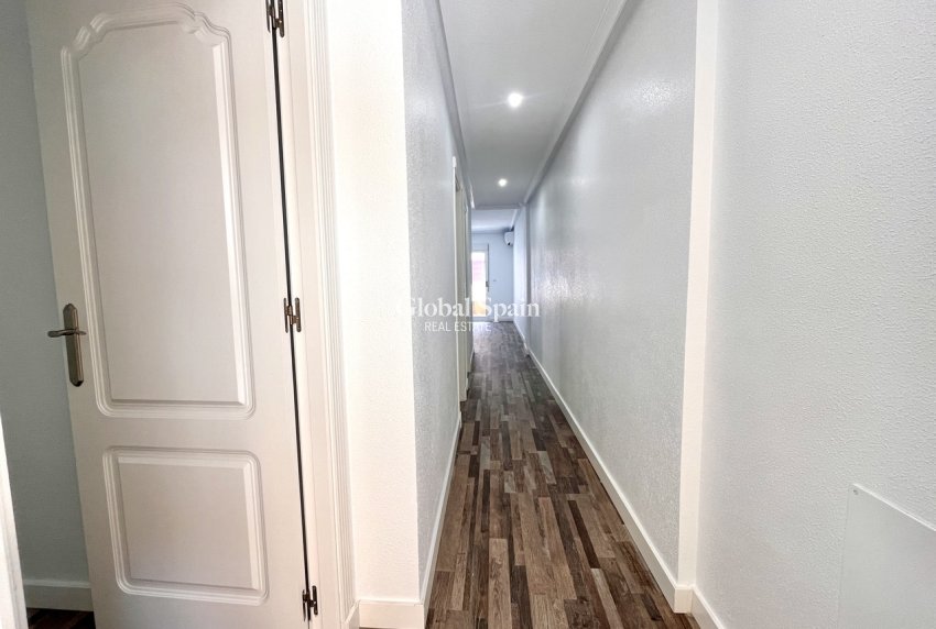 Wederverkoop - APPARTEMENT -
SAN MIGUEL DE SALINAS - Inland