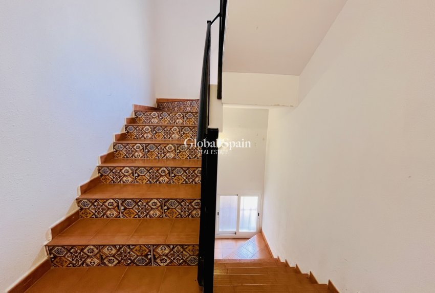 Wederverkoop - APPARTEMENT -
SAN MIGUEL DE SALINAS - Inland