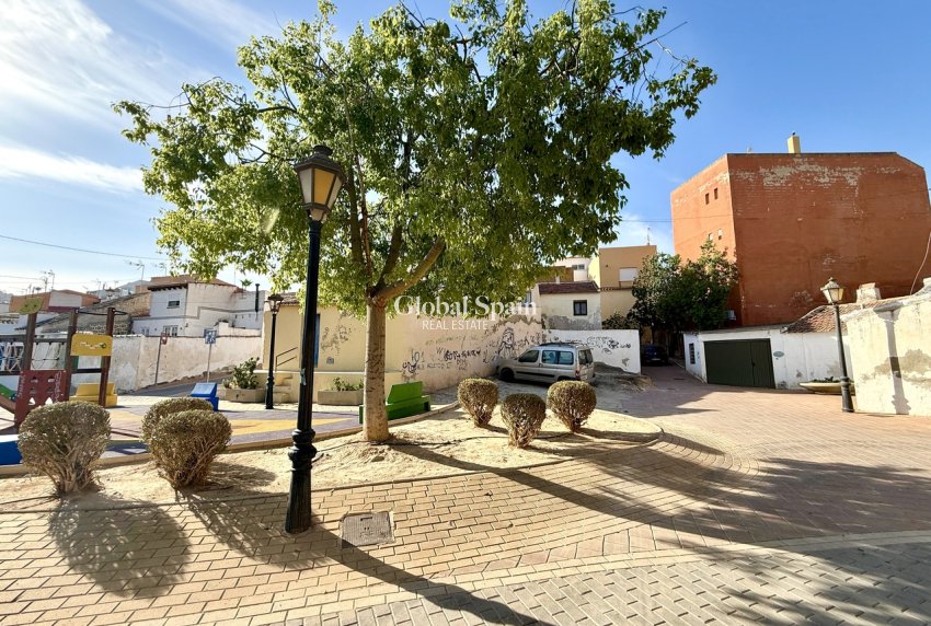 Wederverkoop - APPARTEMENT -
SAN MIGUEL DE SALINAS - Inland