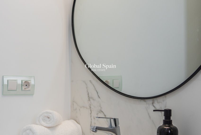 Wederverkoop - APPARTEMENT -
SAN MIGUEL DE SALINAS - Inland