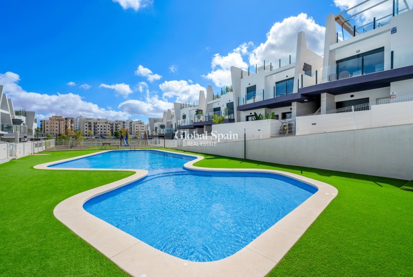 Wederverkoop - APPARTEMENT -
SAN MIGUEL DE SALINAS - Inland