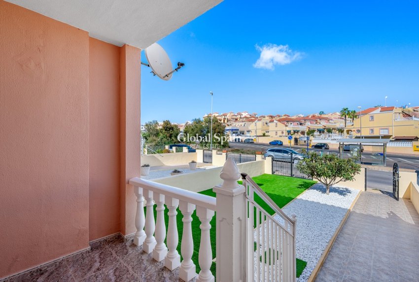 Wederverkoop - APPARTEMENT -
SAN MIGUEL DE SALINAS - Inland