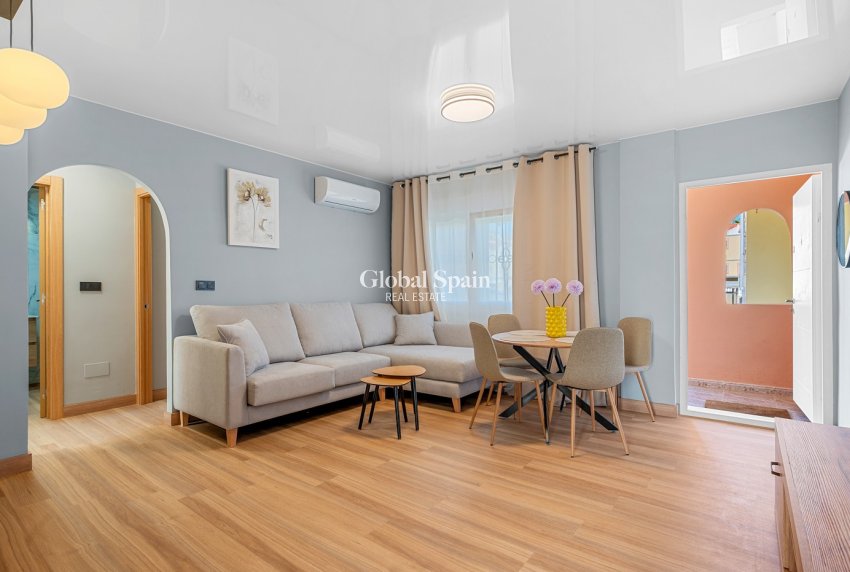 Wederverkoop - APPARTEMENT -
SAN MIGUEL DE SALINAS - Inland