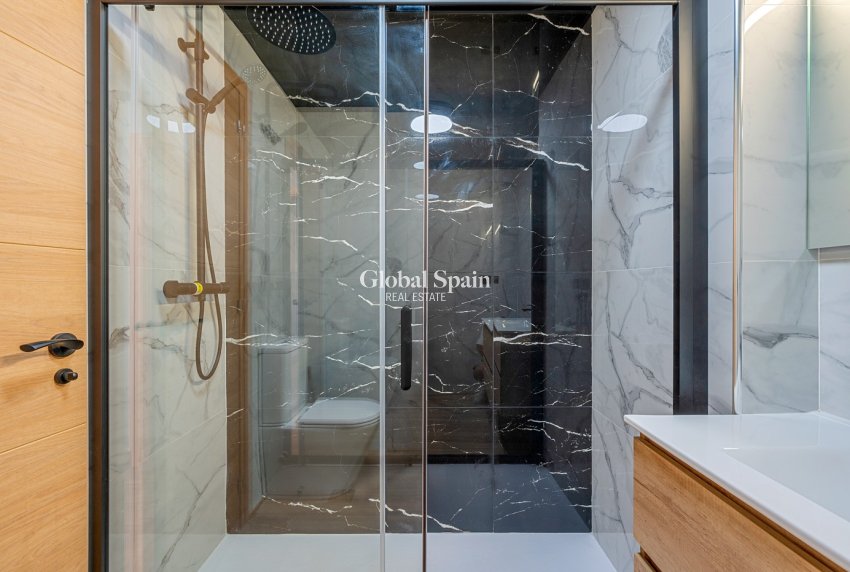 Wederverkoop - APPARTEMENT -
SAN MIGUEL DE SALINAS - Inland