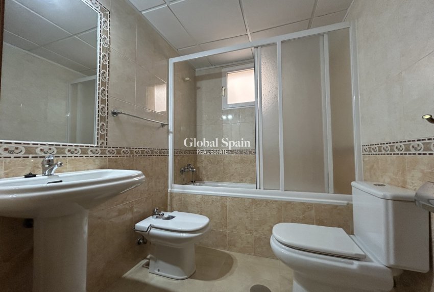 Wederverkoop - APPARTEMENT -
SAN MIGUEL DE SALINAS - Inland