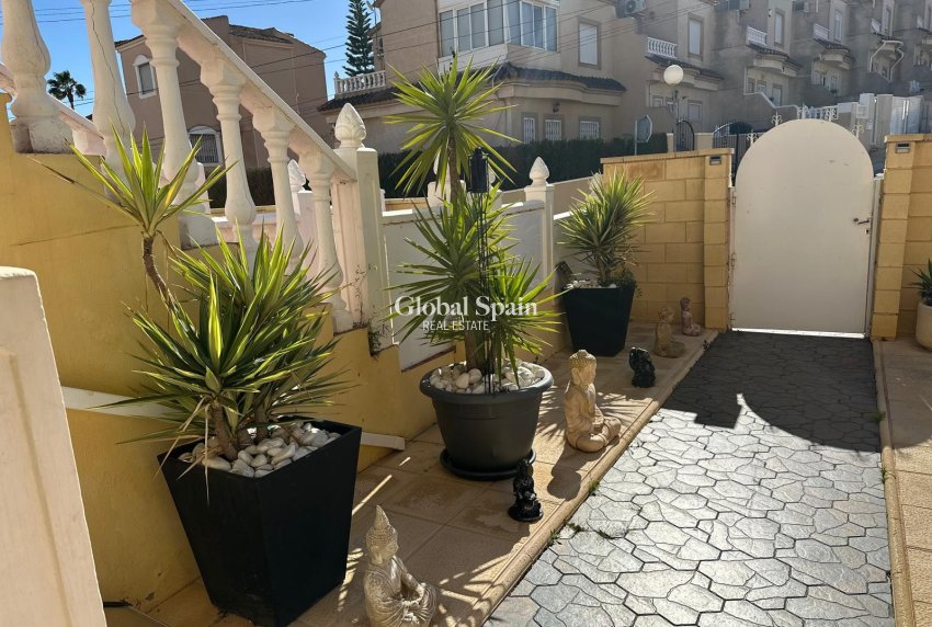 Wederverkoop - APPARTEMENT -
SAN MIGUEL DE SALINAS - Inland