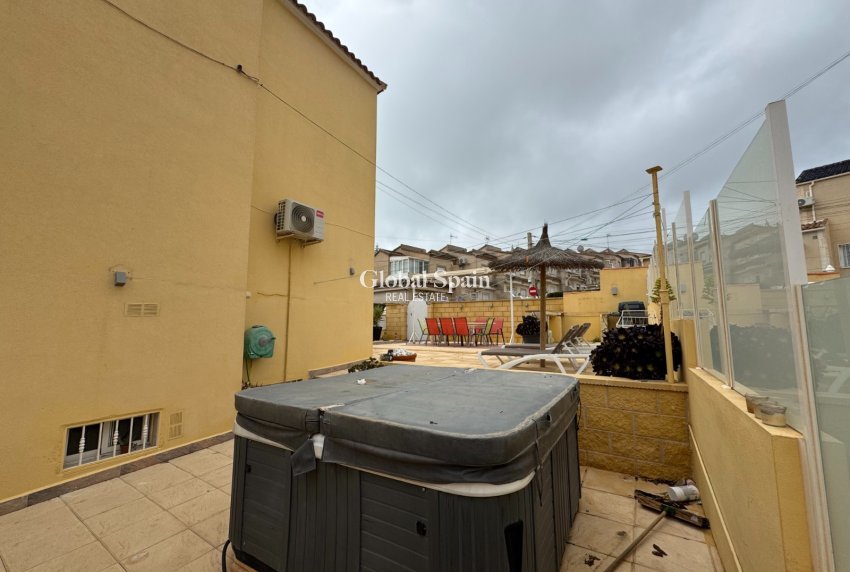 Wederverkoop - APPARTEMENT -
SAN MIGUEL DE SALINAS - Inland