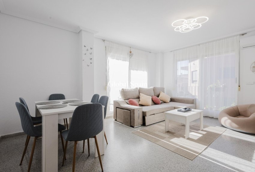 Wederverkoop - APPARTEMENT -
SAN MIGUEL DE SALINAS - Inland