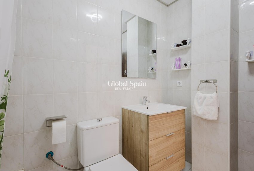 Wederverkoop - APPARTEMENT -
SAN MIGUEL DE SALINAS - Inland