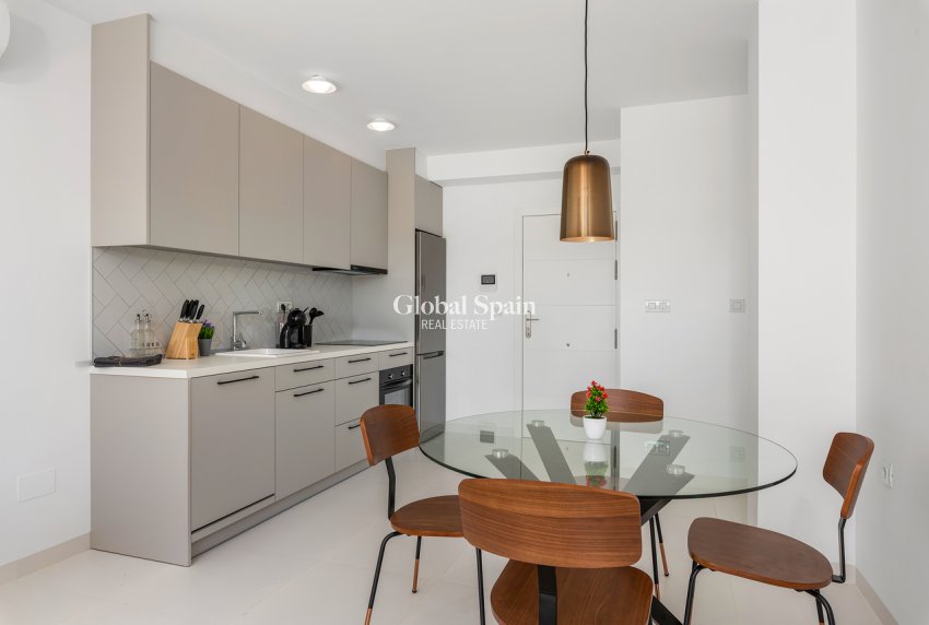 Wederverkoop - APPARTEMENT -
SAN MIGUEL DE SALINAS - Inland