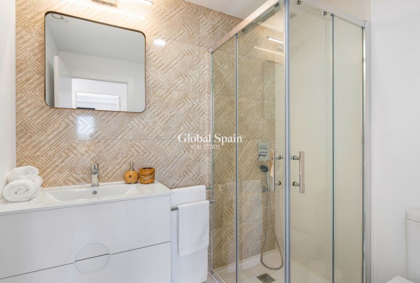 Wederverkoop - APPARTEMENT -
SAN MIGUEL DE SALINAS - Inland