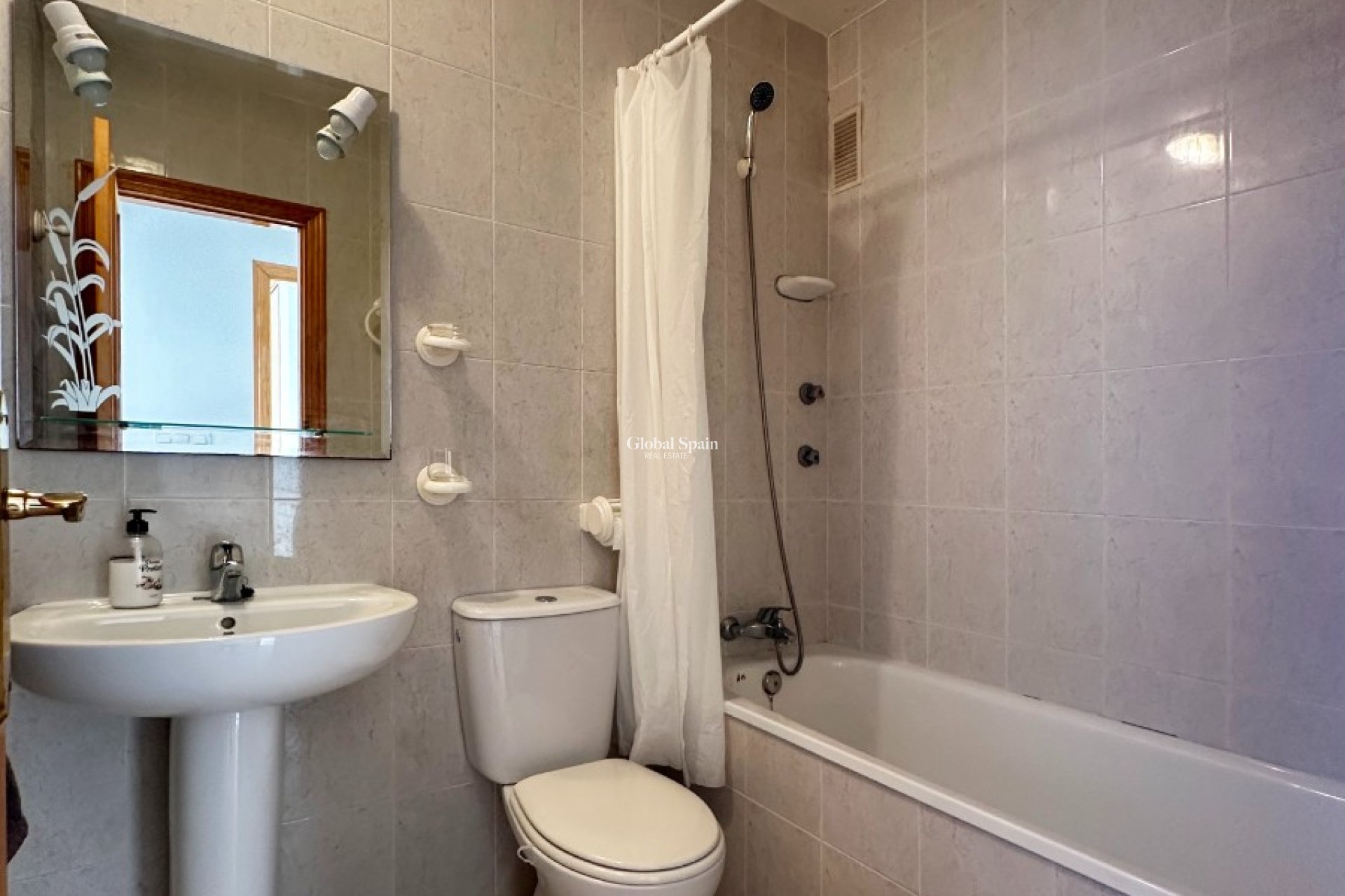 Wederverkoop - APPARTEMENT -
SAN MIGUEL DE SALINAS - Inland