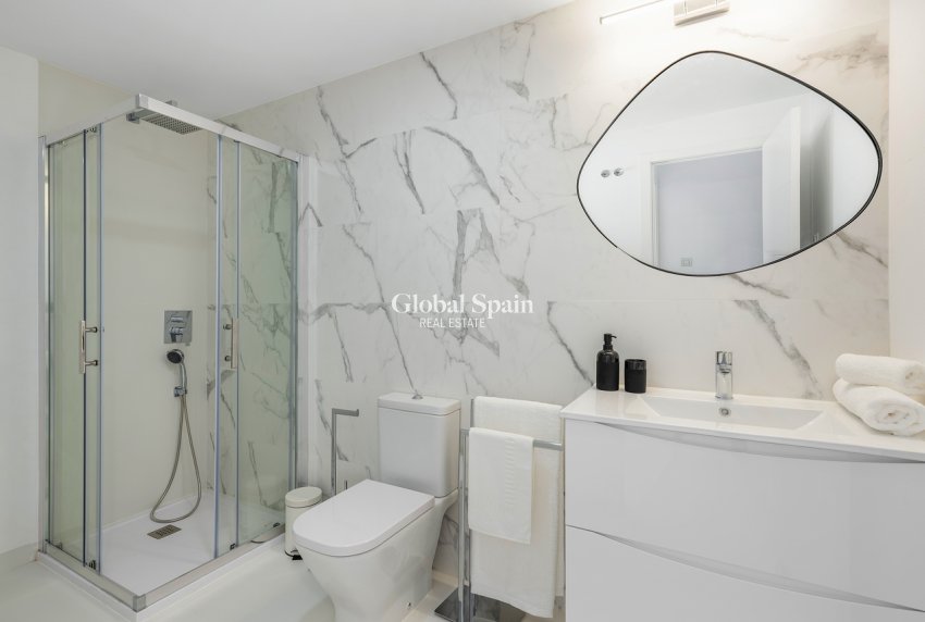 Wederverkoop - APPARTEMENT -
SAN MIGUEL DE SALINAS - Inland